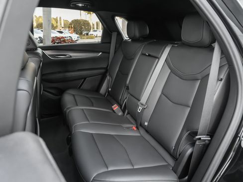 Used 2025 Cadillac XT5 Luxury FWD image 36