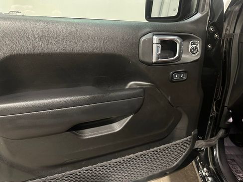 Used 2024 Jeep Gladiator Sport AWD/4WD image 11