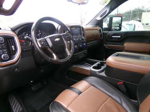 Used 2021 Chevrolet Silverado 2500 High Country w/ Z71 Off-Road Package image 16