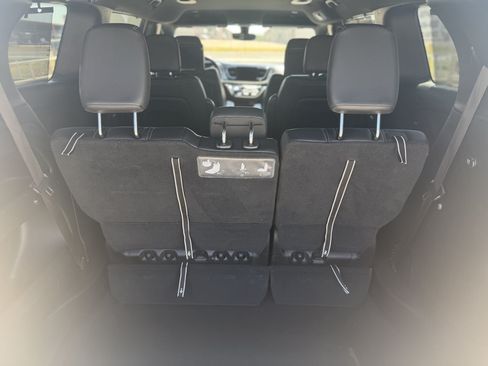 Used 2018 Chrysler Pacifica Touring-L Plus FWD image 24