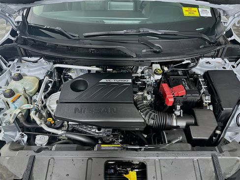 Used 2024 Nissan Rogue SV image 32
