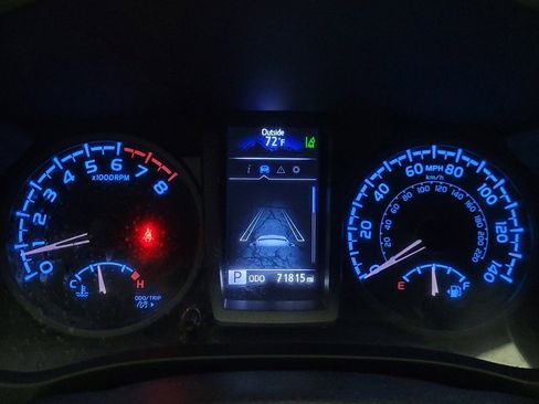 Used 2021 Toyota Tacoma TRD Off-Road w/ Technology Package AWD/4WD image 23