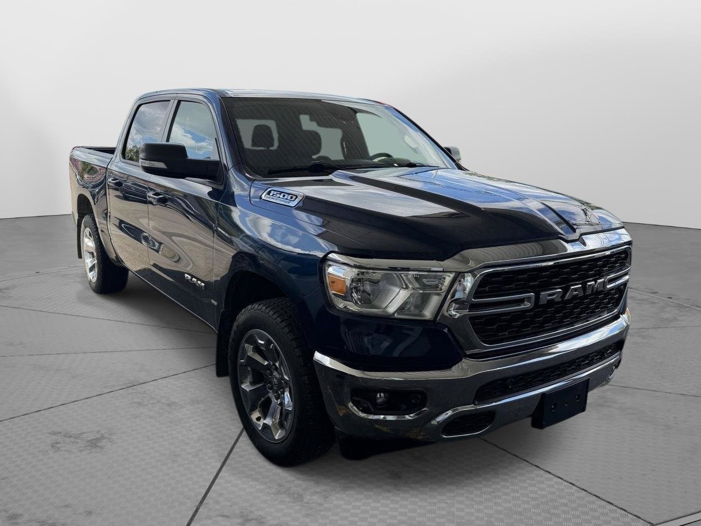 Used 2022 RAM 1500 Big Horn AWD/4WD image 3