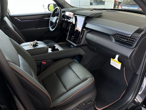 New 2026 GMC Acadia AT4 w/ Luxury Package AWD/4WD image 16