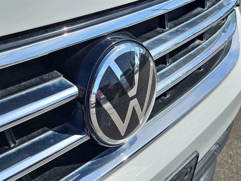 Used 2024 Volkswagen Tiguan SE FWD image 15
