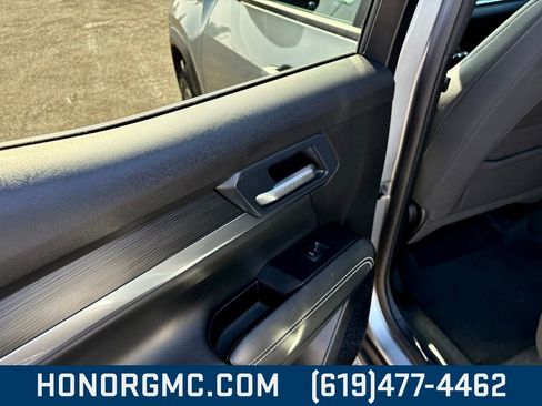 Used 2025 GMC Terrain Elevation image 18