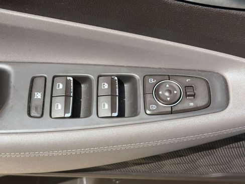 Used 2020 Hyundai Santa Fe SE FWD image 12