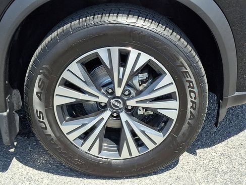 Used 2023 Nissan Rogue SV AWD/4WD image 9