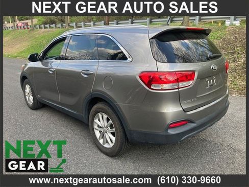 Used 2016 Kia Sorento AWD image 3
