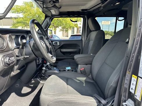Used 2018 Jeep Wrangler Unlimited Sport S AWD/4WD image 10