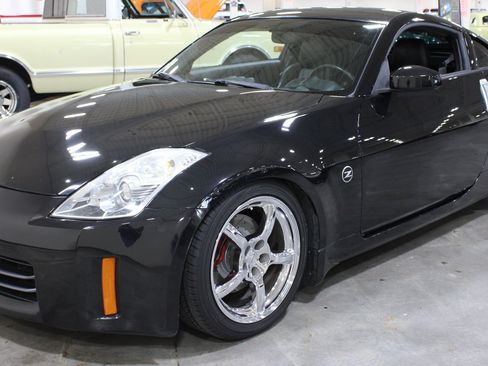 Used 2007 Nissan 350Z Touring w/ Cargo Convenience Pkg RWD image 22