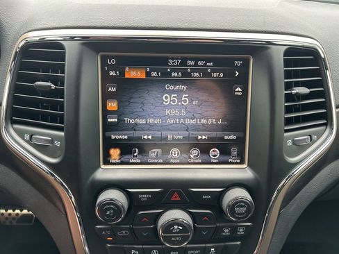 Used 2017 Jeep Grand Cherokee Laredo w/ Quick Order Package 23E AWD/4WD image 15
