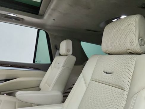 Used 2025 Cadillac Escalade Sport Platinum w/ LPO, Floor Liner Package image 34