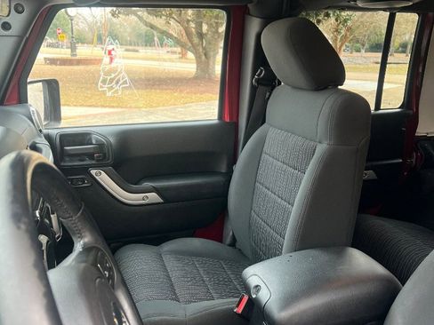 Used 2012 Jeep Wrangler Unlimited Sahara w/ Dual Top Group image 5