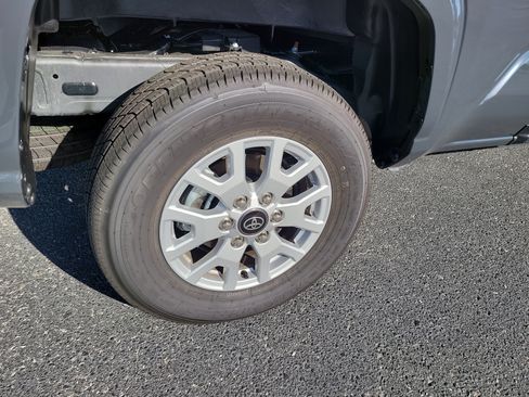 Certified 2025 Toyota Tacoma SR5 image 9