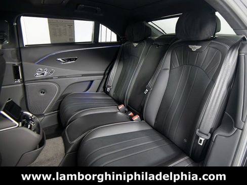 Used 2024 Bentley Flying Spur V8 image 37