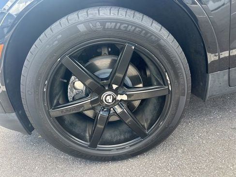 Used 2019 Cadillac XT5 Premium Luxury w/ Driver Assist Package image 16