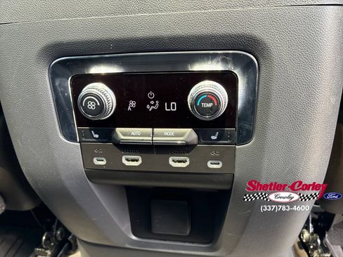 Used 2024 GMC Yukon Denali w/ Denali Reserve Package RWD image 18