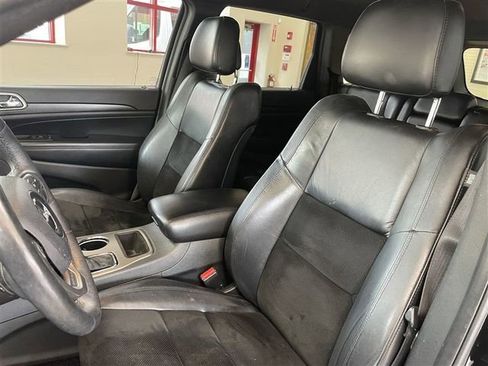 Used 2017 Jeep Grand Cherokee Altitude AWD/4WD image 21