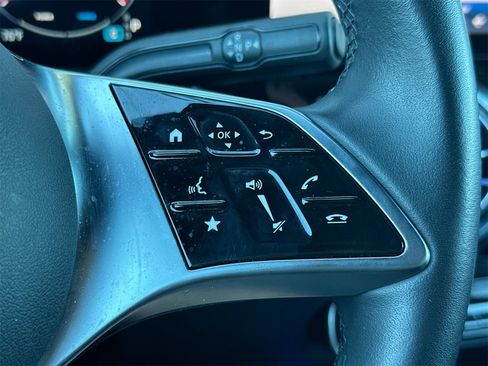 Certified 2025 Mercedes-Benz GLA 250 image 29