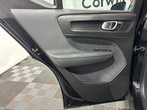 Used 2022 Volvo XC40 T5 R-Design w/ Climate Package image 19