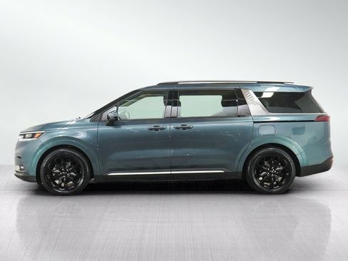 Used 2024 Kia Carnival SX Prestige FWD image 2