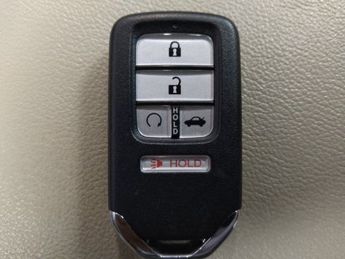 Used 2020 Honda Accord EX image 32