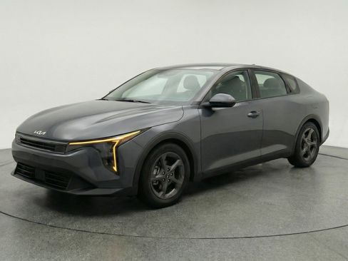 Used 2025 Kia K4 LXS image 3