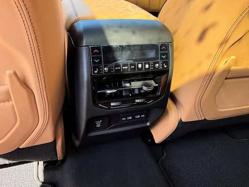 New 2026 Jeep Grand Cherokee Summit w/ Obsidian Package image 27