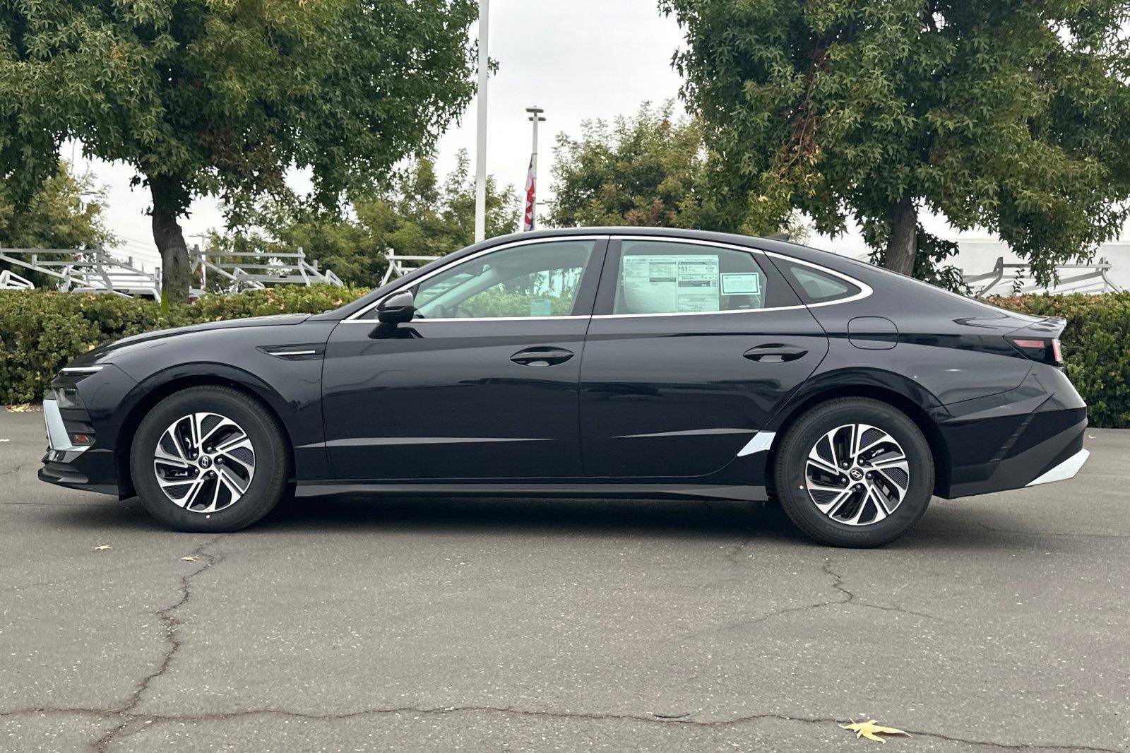 New 2027 Hyundai Sonata Blue FWD image 6