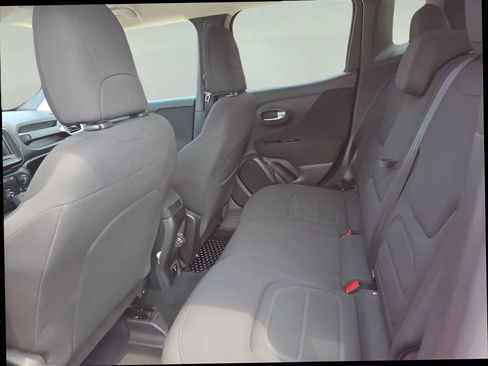 Used 2019 Jeep Renegade Latitude w/ Cold Weather Group AWD/4WD image 12