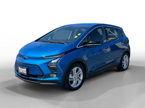 Used 2022 Chevrolet Bolt LT FWD image 1