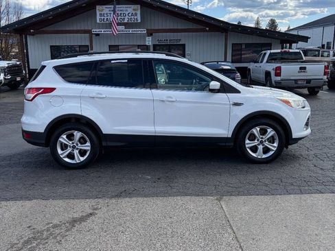 Used 2016 Ford Escape SE w/ Equipment Group 201A AWD/4WD image 6