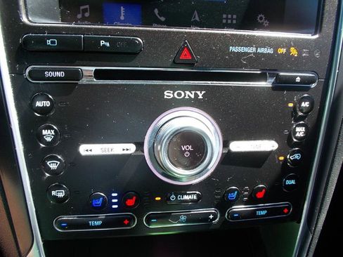 Used 2017 Ford Explorer Limited image 25