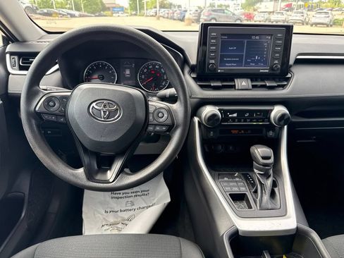 Certified 2022 Toyota RAV4 LE AWD/4WD image 10