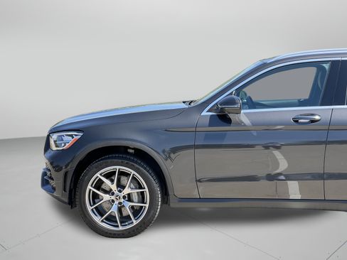Used 2020 Mercedes-Benz GLC 300 image 32