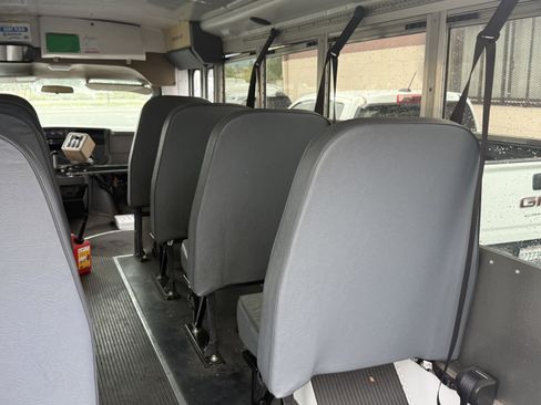 Used 2006 Chevrolet Express 3500 w/ School Bus Package image 24