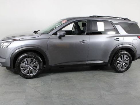 Certified 2025 Nissan Pathfinder SV AWD/4WD image 14