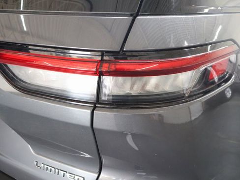 Used 2023 Jeep Grand Cherokee Limited image 30