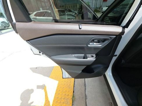 Used 2023 Nissan Rogue SV w/ SV Premium B Package image 23