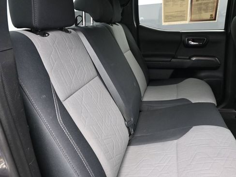 Used 2021 Toyota Tacoma TRD Off-Road image 11