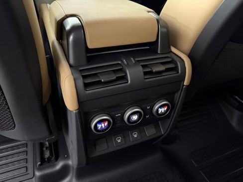New 2025 Land Rover Defender 110 S image 27