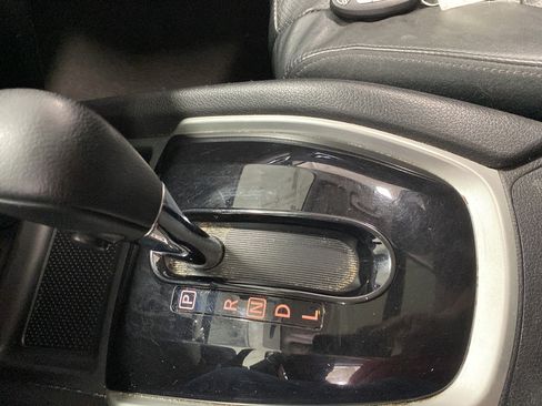 Used 2015 Nissan Rogue SL w/ SL Premium Package FWD image 18