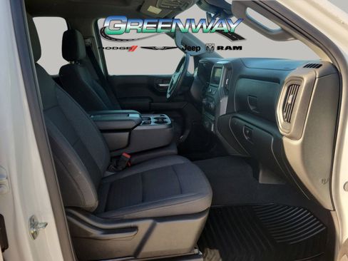 Used 2025 Chevrolet Silverado 1500 Custom image 6