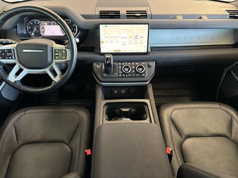 Used 2023 Land Rover Defender 130 SE image 10