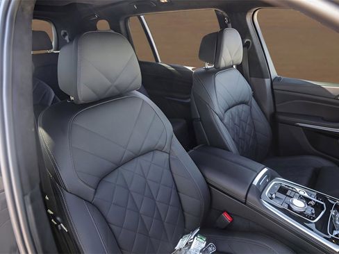 Used 2023 BMW X7 xDrive40i w/ Executive Package image 34