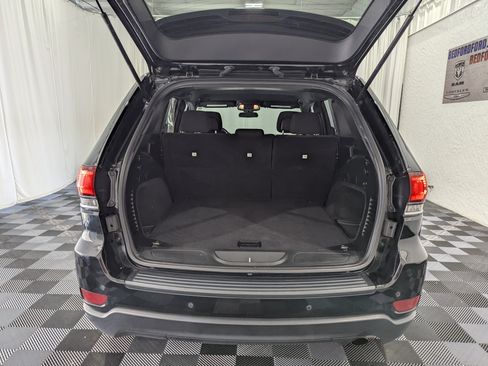 Used 2021 Jeep Grand Cherokee Laredo AWD/4WD image 9