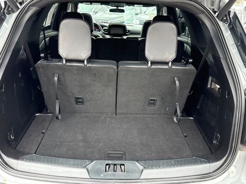 Used 2020 Ford Explorer XLT w/ Equipment Group 202A image 25