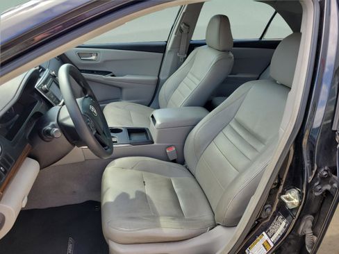 Used 2016 Toyota Camry LE FWD image 25