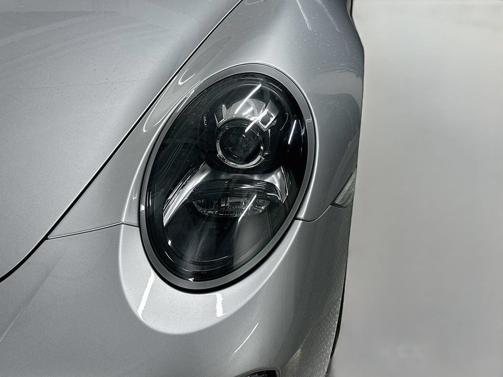 Certified 2018 Porsche 911 Carrera RWD image 30